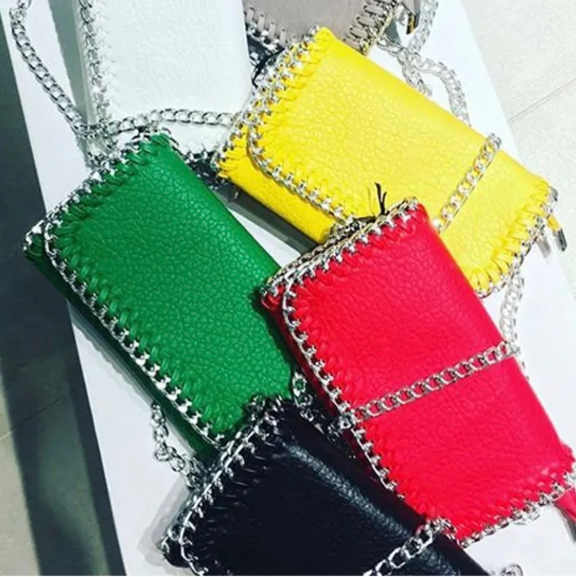 Svart tiamoväska  - 90