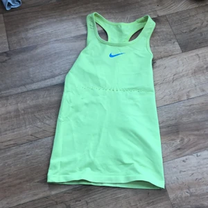 Sport Linne - Neon grönt linne, använd några gånger. Några frågor dma bara 😃