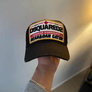 Dsquared2 Keps - Dsquared2 Keps, andvänd fåtal gånger. Säljes eftersom inte används längre