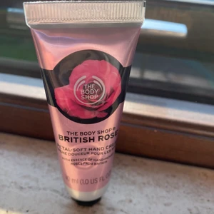 The body shop hand kräm british rose - Helt ny och oanvänd 