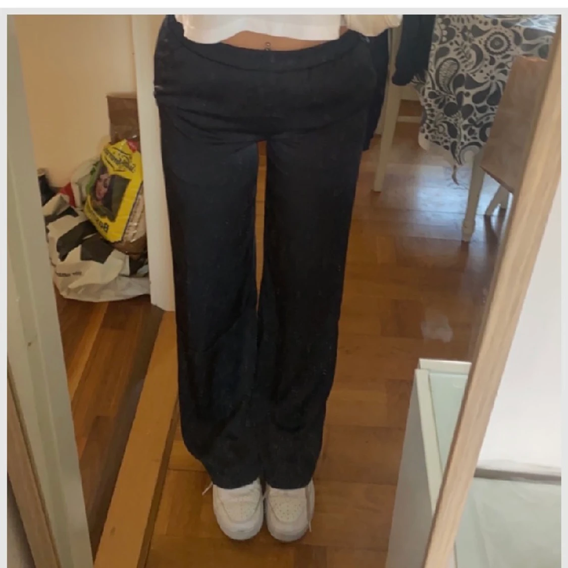svarta byxor - 90