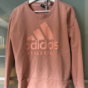 Tröja  - En rosa Adidas tröja 