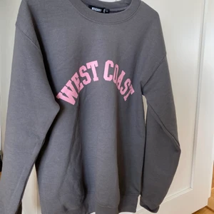 Tjocktröja - Säljer den super fina tröjan från missguided då den inte kommer till användning☺️ 130kr plus frakt 66kr