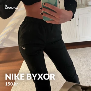 Nike byxor  - Ett par nike byxor i storlek S, säljer då den ej kommer till användning. Bra skick!  Köparen står för frakten.