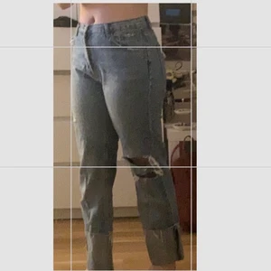 Jeans  - Jätte fina jeans! Köptes från sellpy. Bra kvalitet.