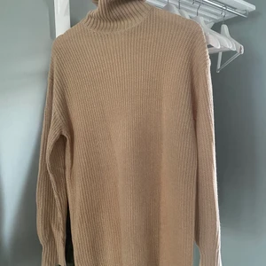 Stickad klänning, stl S  - Oanvänd