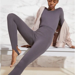 Helt nya, aldrig använda. - Thigts från h&m.