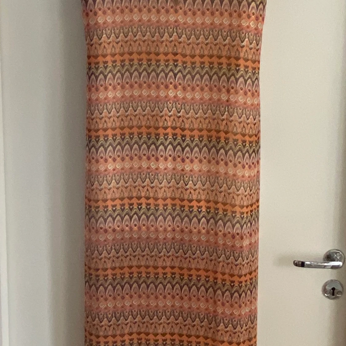 Lång superfin ny klänning från DRY LAKE - 90