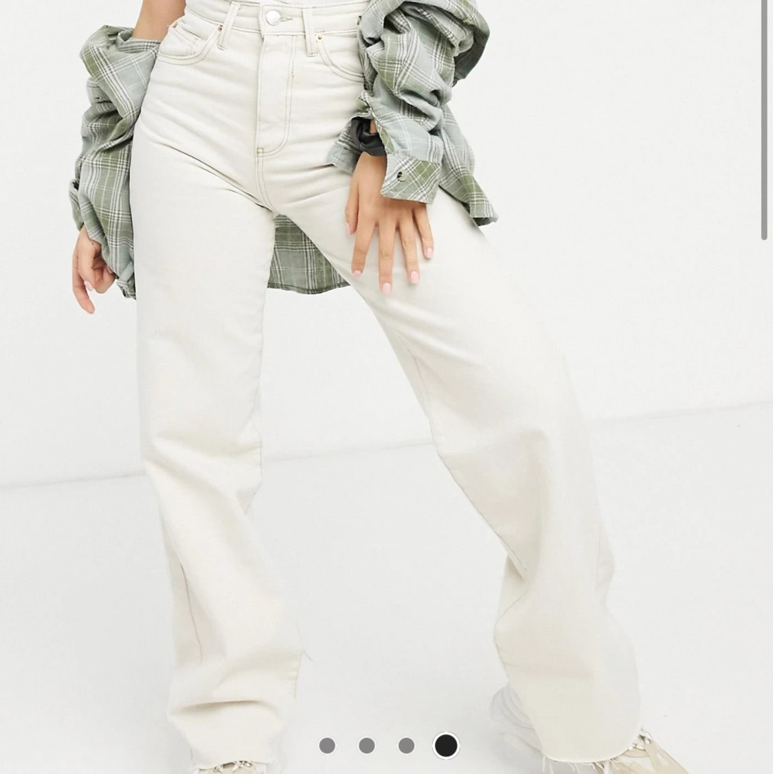 Smutsvita/beiga jeans