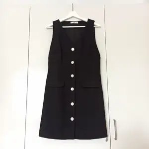 Mango black thick cotton dress with linen in size M in very good condition (only worn twice).