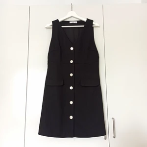 Mango black dress M - Mango black thick cotton dress with linen in size M in very good condition (only worn twice).