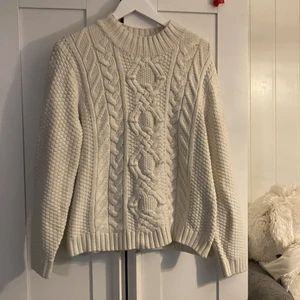 Stickad tröja - Stickad tröja från lager 157. Storlek S