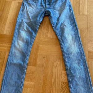 Dondup George Skinnt fit - Som nya, väldigt lite använda. Strl 