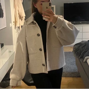 Kappa  - Såå fin slutsåld kappa från nakd🤍