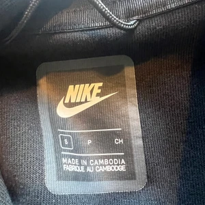 Nike tech fleece  - Äkta Nike tech, Köpt för 1200 pris kan diskuteras vid intresse.