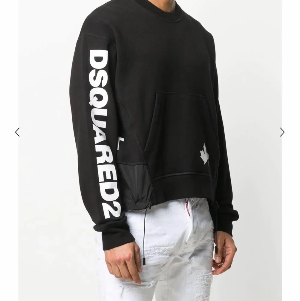 Säljer min Dsquared2 sweatshirt, den är använd ett fåtal gånger men är i fint skick. . Tröjor & Koftor.