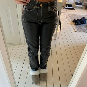 Eytys - INTRESSEKOLL!! Såååå sjukt coola byxor från eytys! Köpta för ca 1800kr💕