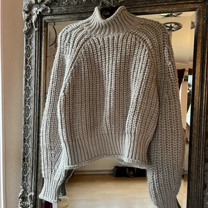 Grey Knit Sweater - H&M never worn sweater 