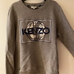Kenzo tröja - Kenzo tröja i nyskick. Köpta för 2000kr.
