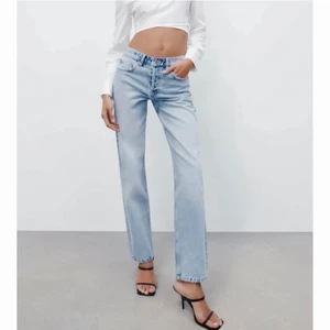 Zara mid rise - KLICKA INTE PÅ KÖP NU!!!! Säljer nu mina fina mid rise byxor ifrån zara, de är aldrig använda men de är testade💞💞