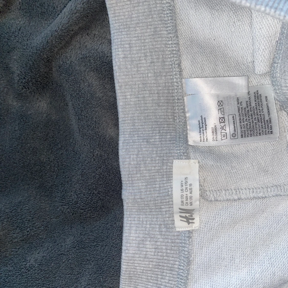 Gråa och lågmidjade shorts, storlek EU: 170 - 90