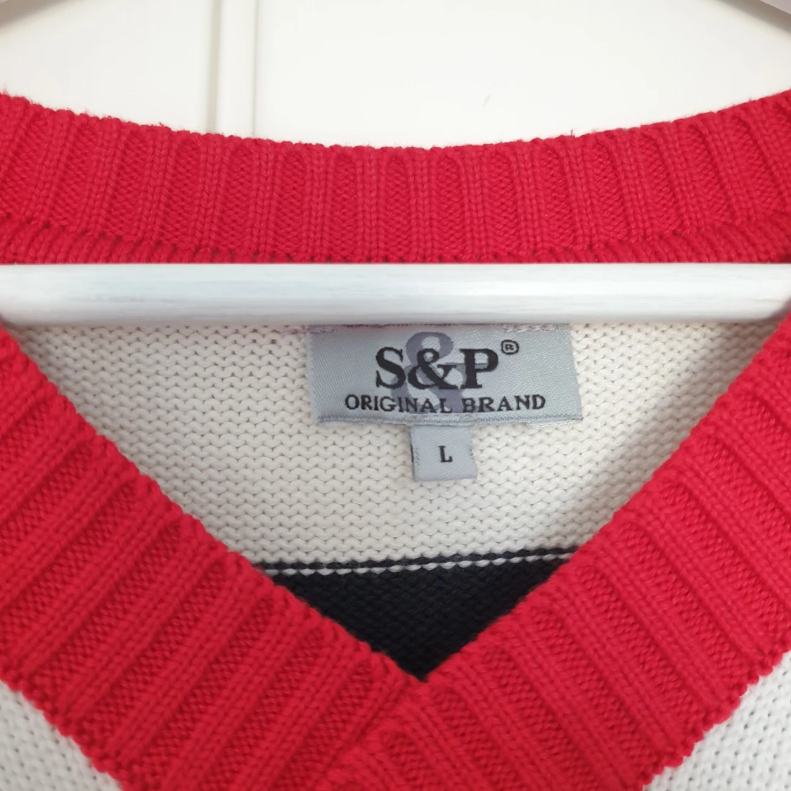 Stickad tröja strl L - 90