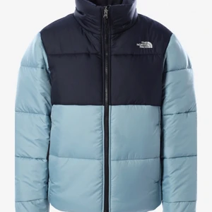 The north face jacka - Jag köpte denna jackan för ca 1 år sedan och den har används ca 3 gånger. Väldigt bra skick storlek S. Den är köpt på Zalando