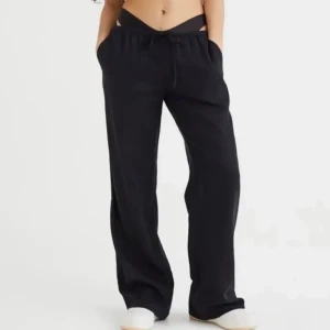 Linnebyxor  - Säljer min fina linnebyxor som aldrig kommit användning i storlek Xs 💕