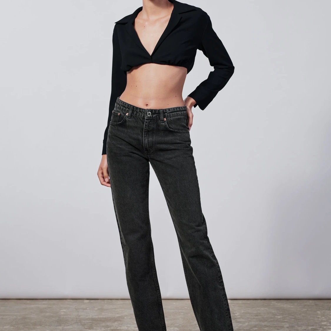 ZARA MID RISE JEANS