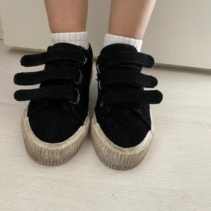 Black velvet sneakers  - Black velvet sneakers in size 37. Worn a few times 