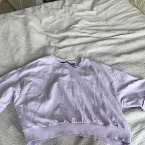 T-shirts  - En lila söt t-shirt från lager 157❤️ köparen står för frakten 