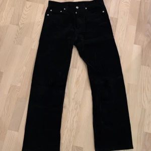 Hope Rush Navy Manchester - Populära jeansenmodellen Rush från hope i Navy Manchester.   Strl.44  Bra skick , inga anmärkningar  