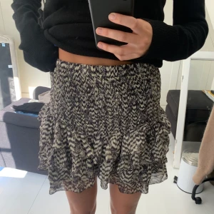 Volangkjol Isabel Marant x H&M - Kjol från Isabel Marant x H&M i jättefint skick 