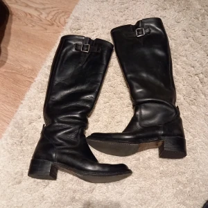 Sendra stövlar äkta skinn  - Sendra stövlar äkta skinn storlek 39 helt nytt omklackade  säljes
