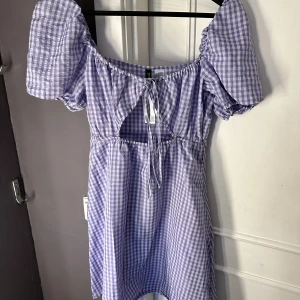 Klänning - Tryck ej på köp nu Klänning ifrån hm, stl 38 50kr