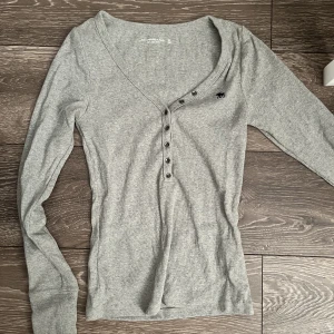 abercrombie&fitch tröja - superfin tröja från abercrombie&fitch, aldrig använd🤍🦌