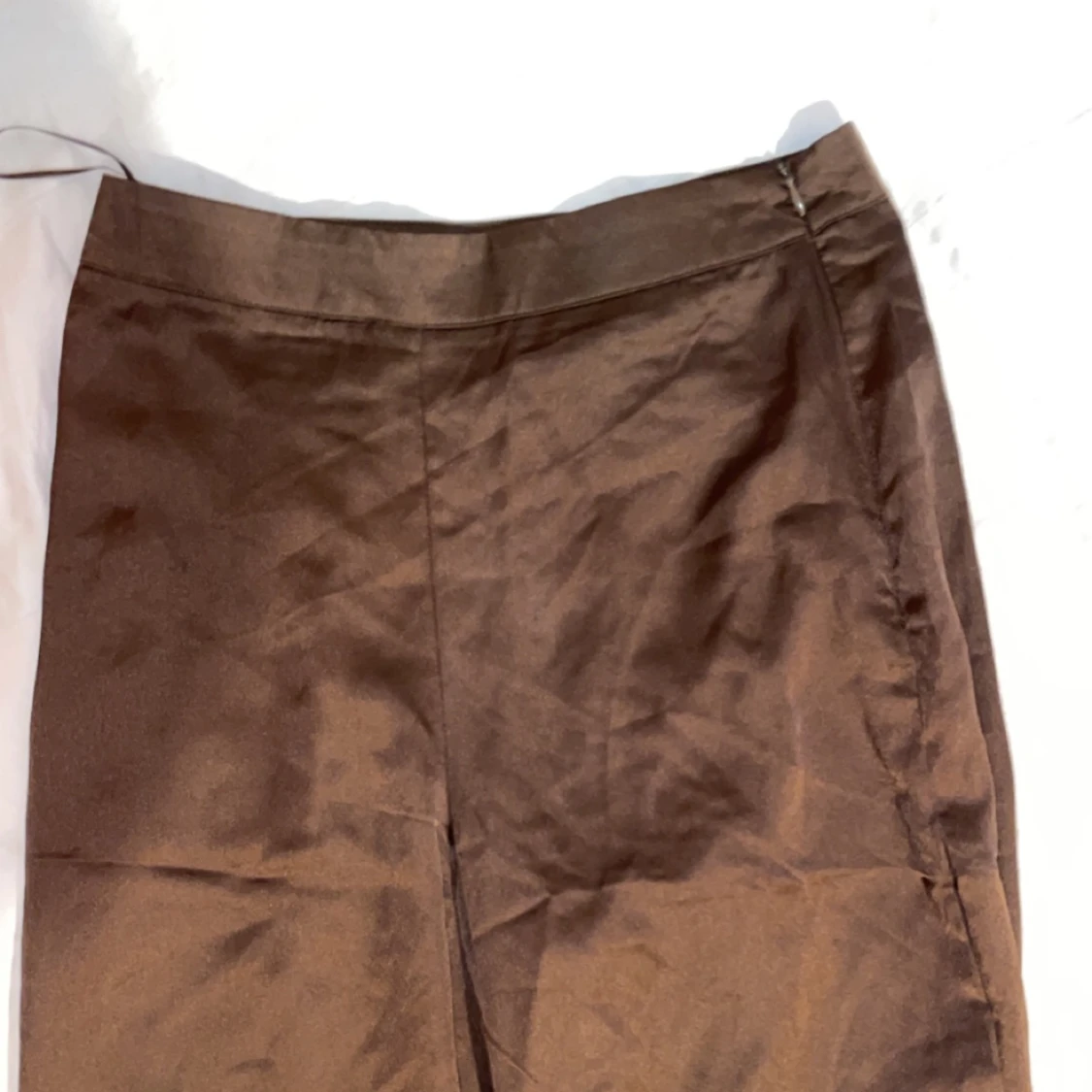 ”satin wide leg” byxor