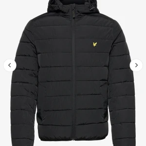 Lyle & Scott - Lightweight Puffer jacket  - Fin jacka, aldrig använd , nyskick! 