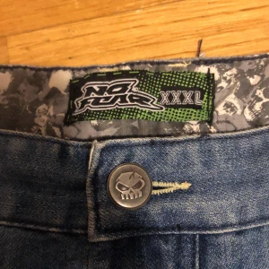 No fear shorts - Baggy No fear shorts, skriv för frågor. Klippta.