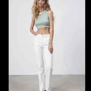 Mid rise zara jeans  - Vita mid rise jeans från zara stolek 36
