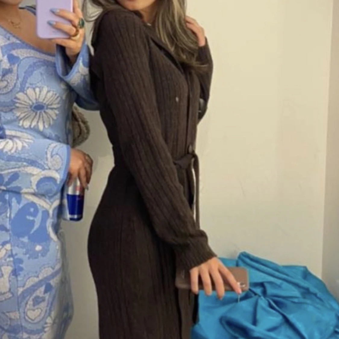 Stickad brun klänning 