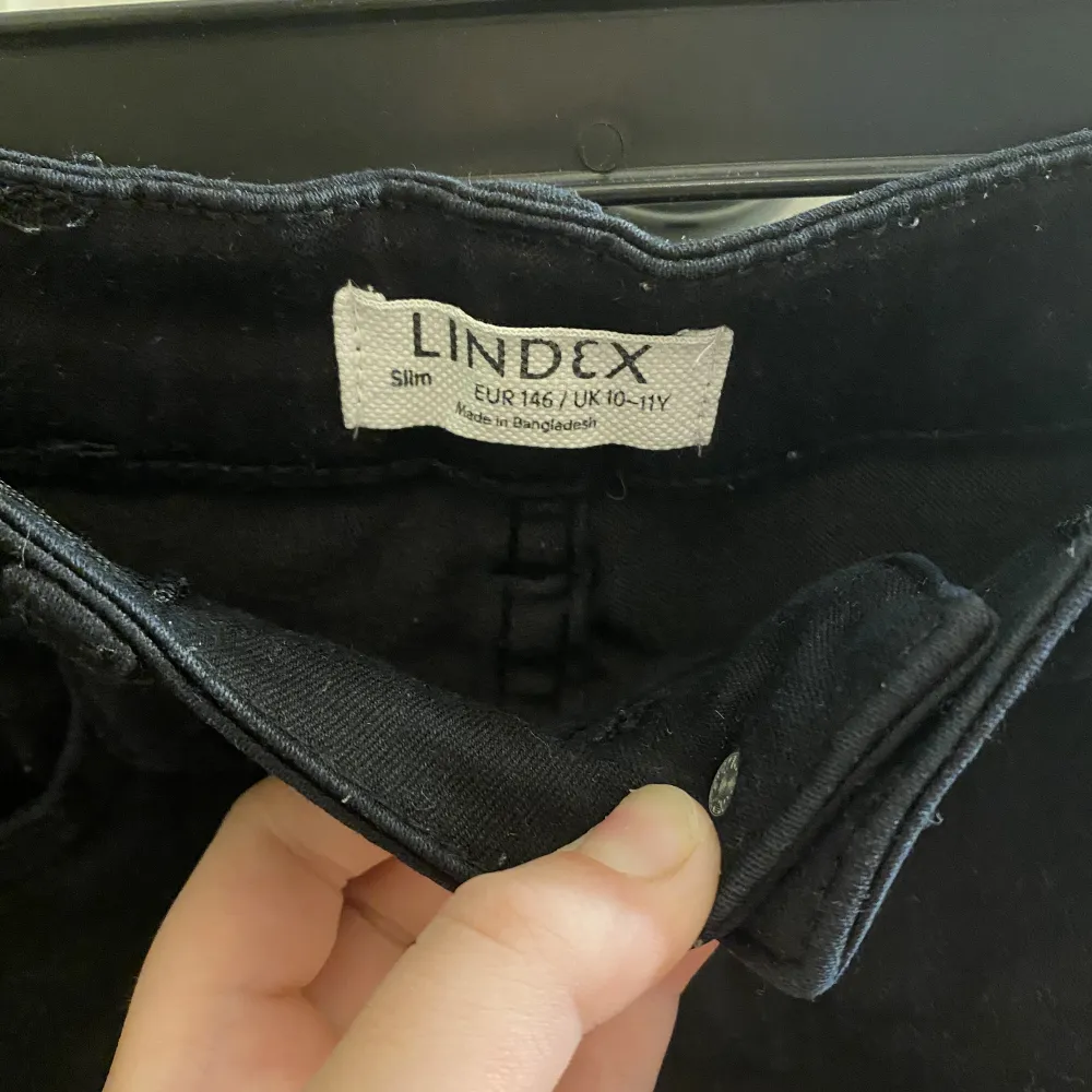 Bootcut jeans från Lindex. Dem är i fint skick. Köparen står för frakten😊. Jeans & Byxor.
