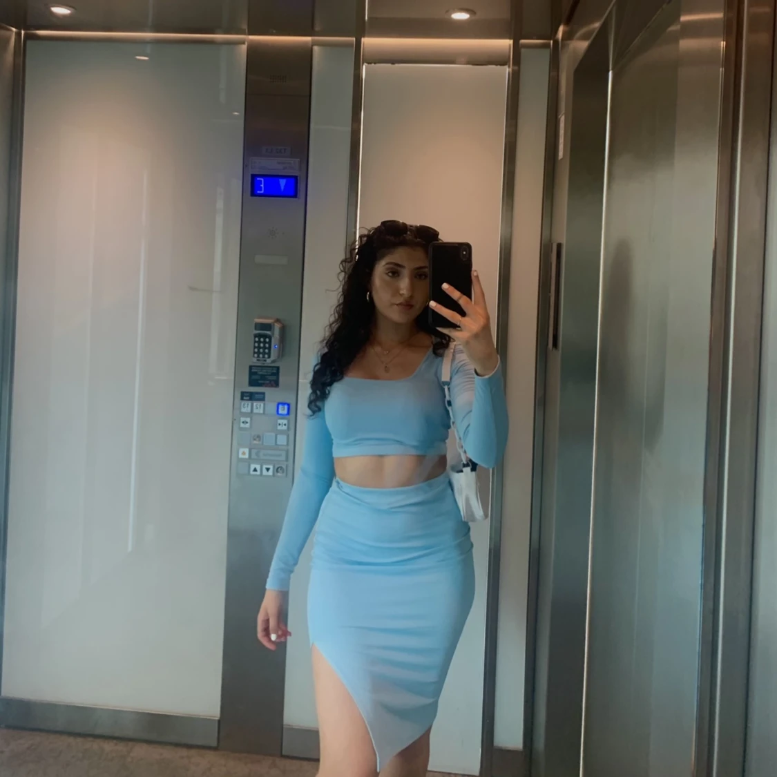 Crop top och kjol med split