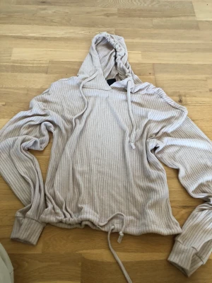 Mys hoodie  - Mys hoodie från gina tricot! ⭐️
