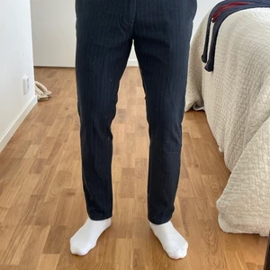 Kostymbyxor från Zara (storlek S) - Säljer ett par kostymbyxor från Zara i storlek S. Använda ett fåtal gånger. 