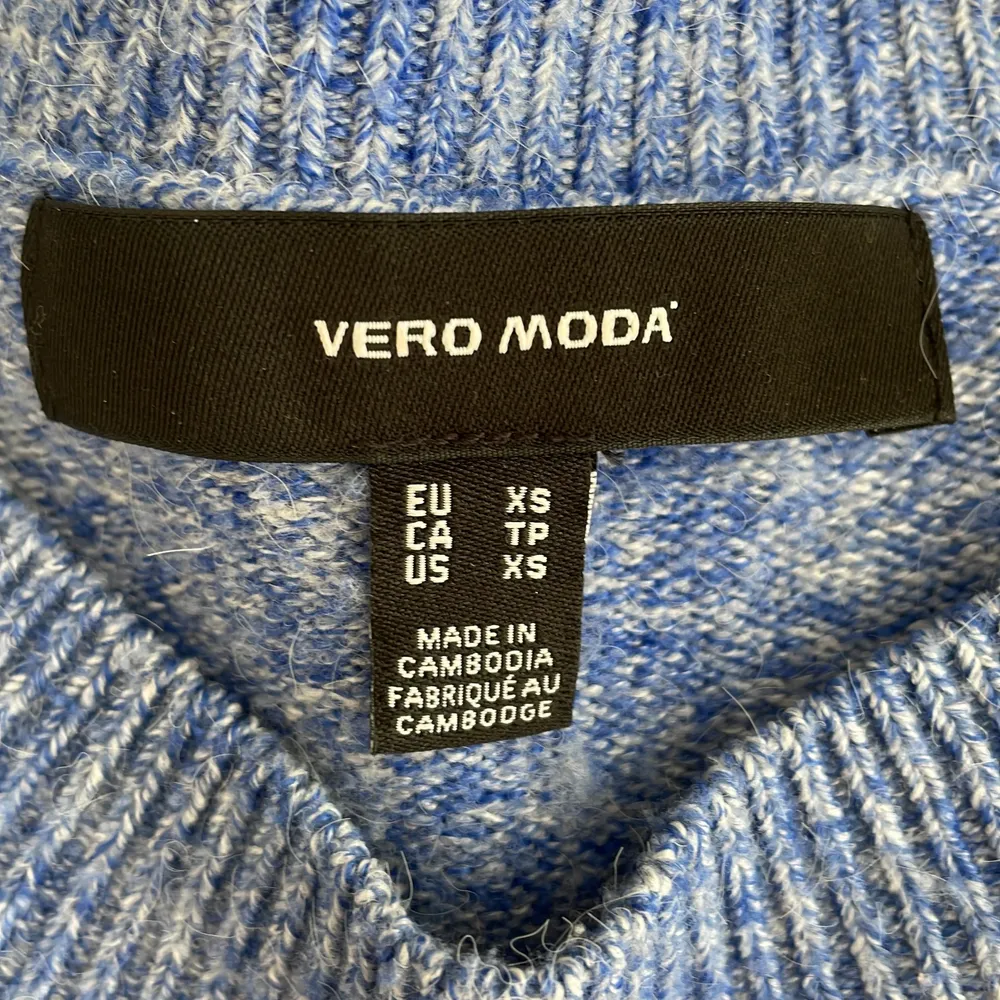 Säljer denna jättefina tröja ifrån Vero Moda! Super fint skick! Kontakta för intresse eller frågor💓 Köparen står för frakt!. Stickat.