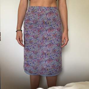 Selling this vintage Edward skirt made of 100% silk. Very lovely skirt for summer in medium length. 