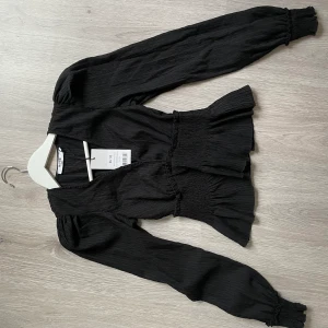 Blus NAKD - Blus från nakd. Oanvänd. Prislapp finns på