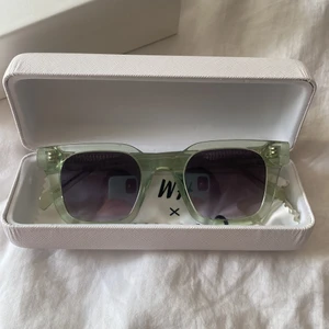 Chimi - Glasögon från chimi x hm, köpta för ett tag sedan men inte använda så mycket. Därav är de i väldigt bra skick! De är i modellen 004