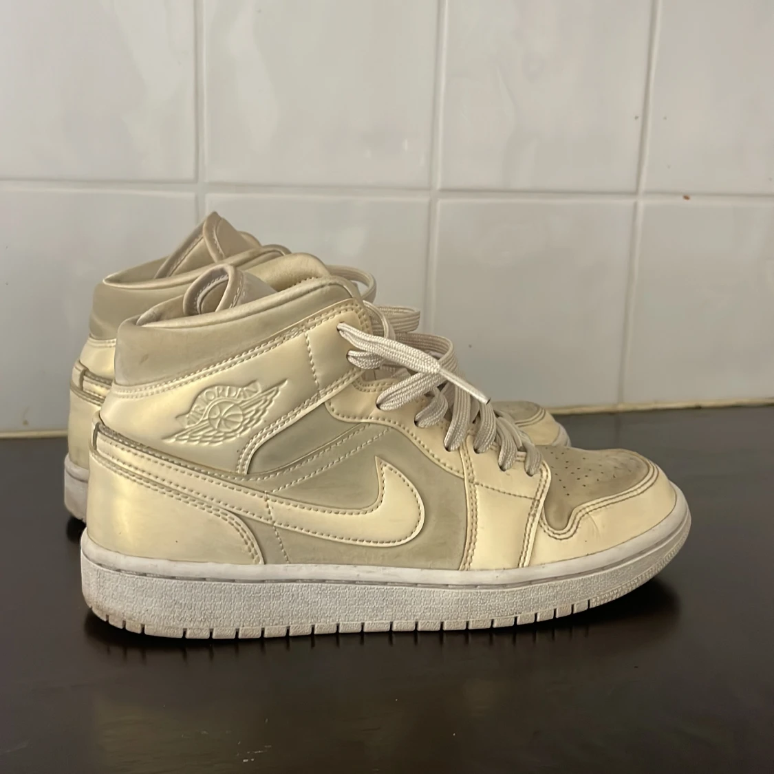 Jordan 1 mid